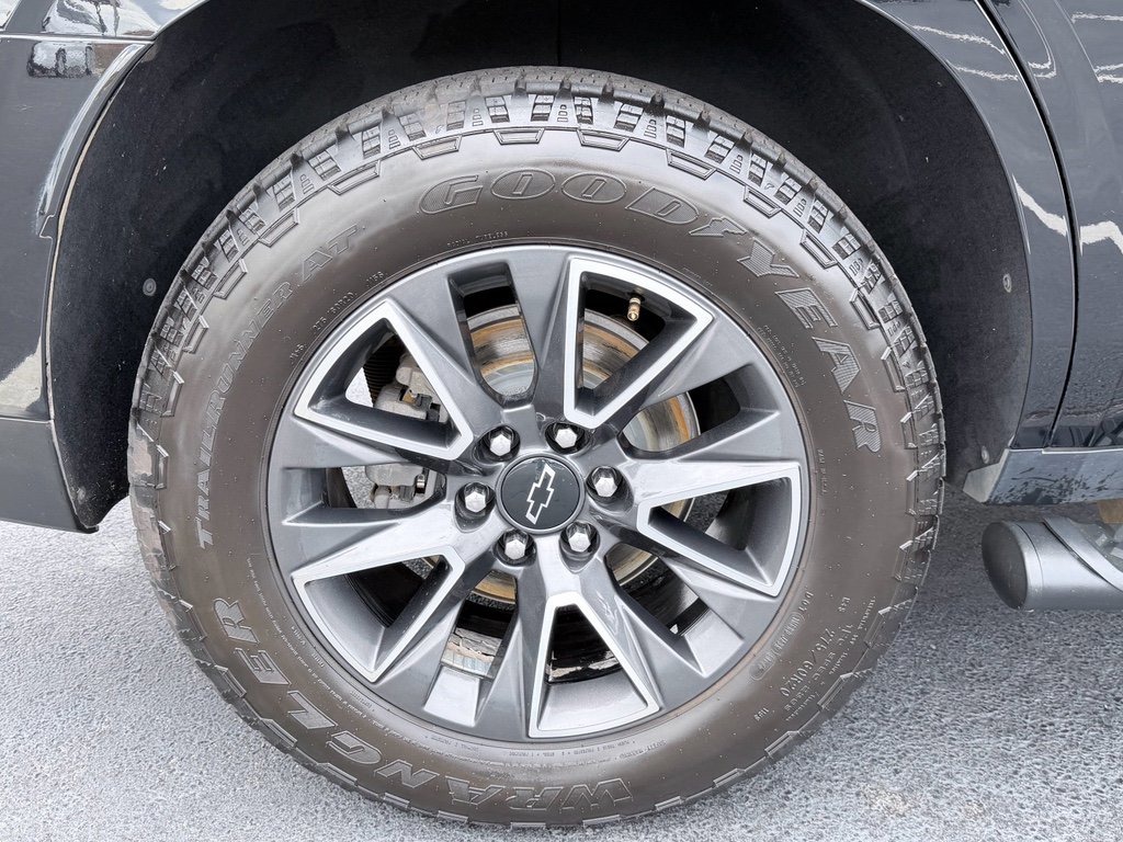 Used 2022 Chevrolet Tahoe Z71 w/ Off-Road Capability Package AWD/4WD image 35