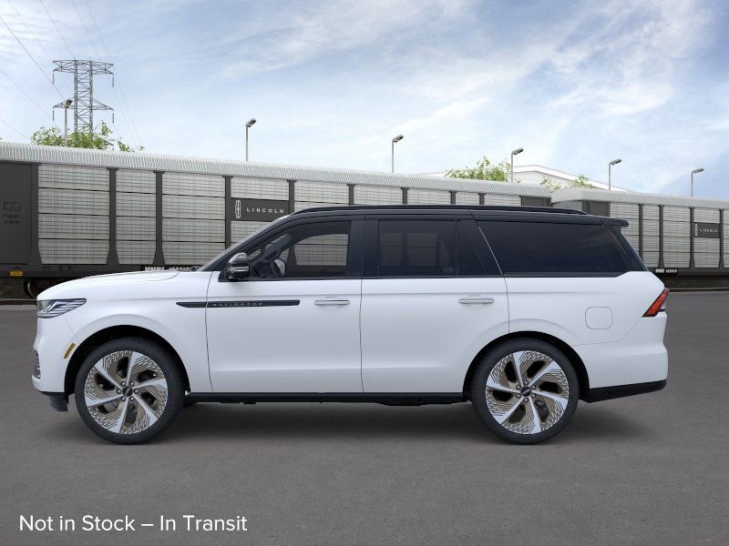 New 2026 Lincoln Navigator Black Label AWD/4WD image 3