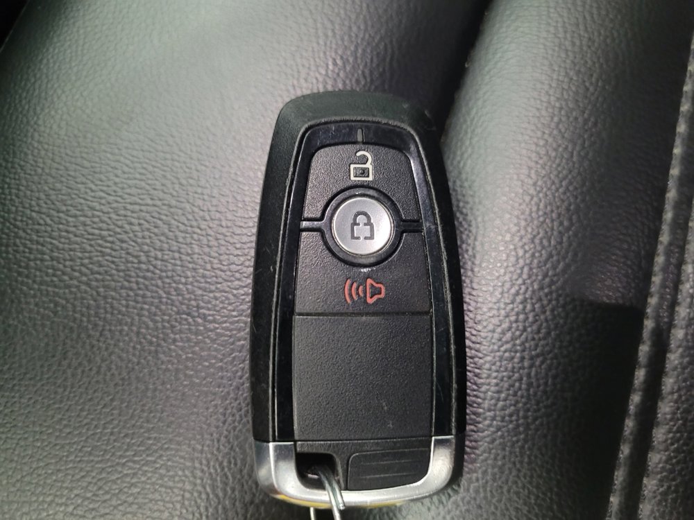 Used 2024 Ford Edge SEL image 32