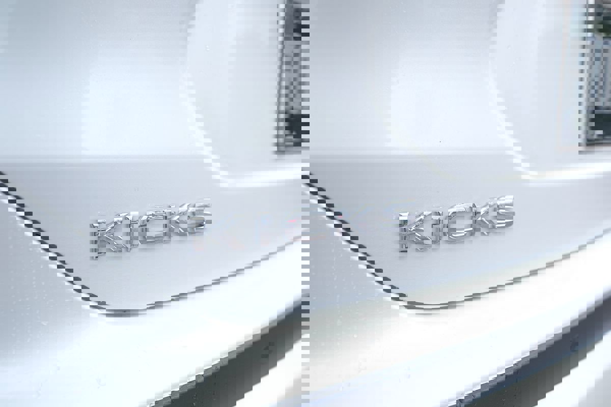 Used 2022 Nissan Kicks SV image 44