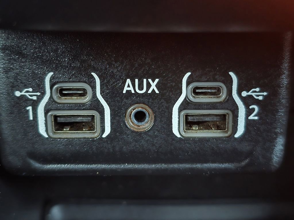 Used 2023 Dodge Durango SXT image 9