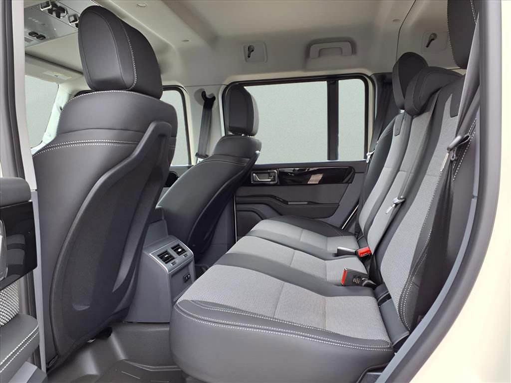 Used 2025 INEOS Grenadier image 14