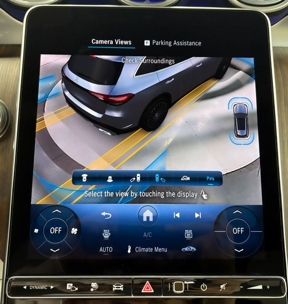 Used 2025 Mercedes-Benz GLC 350e 4MATIC w/ Driver Assistance Package image 21