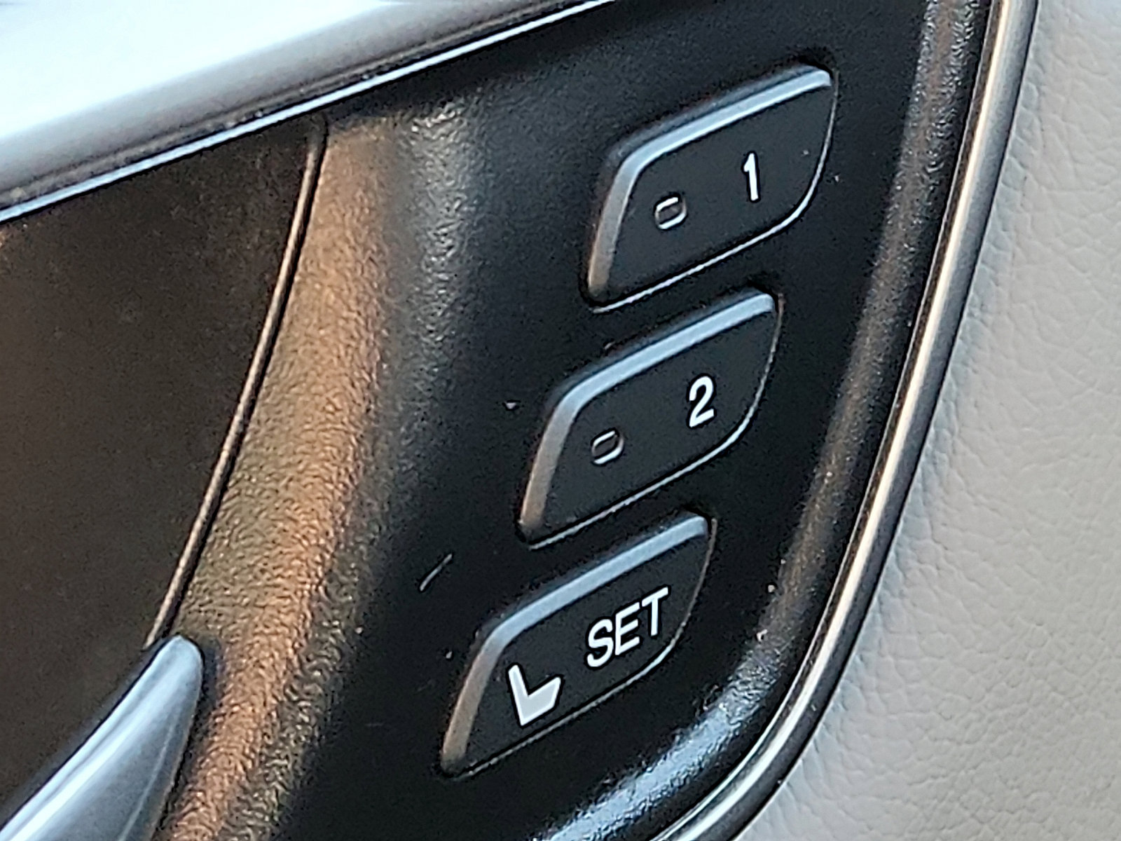 Used 2019 Honda CR-V Touring image 25