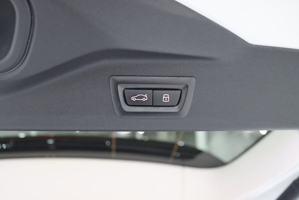 Used 2024 BMW X7 xDrive40i image 45