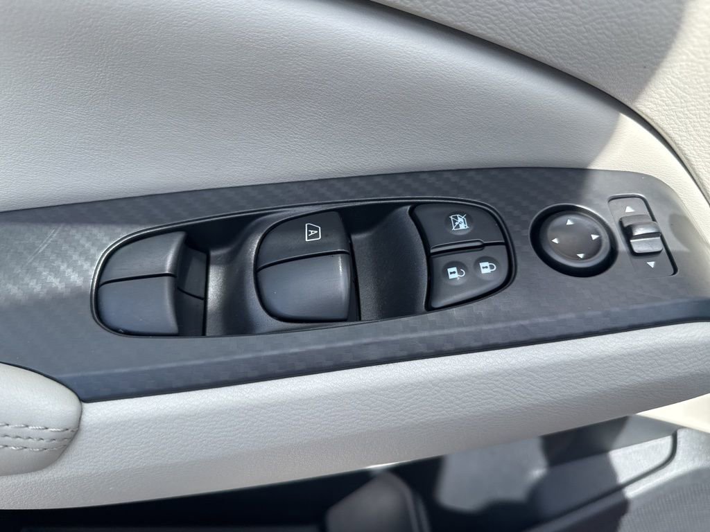 Used 2025 Nissan Altima 2.5 SV image 26