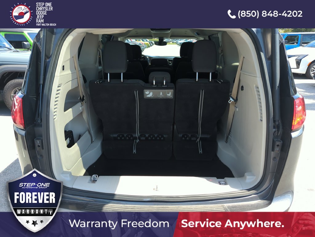 Used 2019 Chrysler Pacifica Touring Plus w/ Tire & Wheel Group FWD image 28