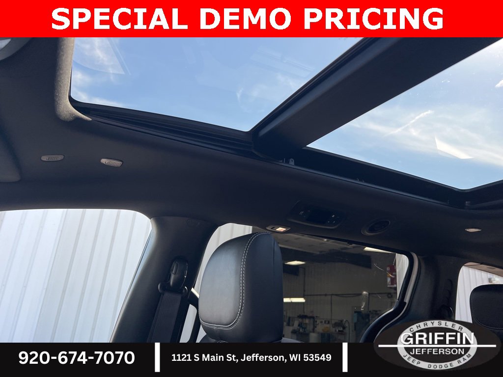 New 2026 Chrysler Pacifica Select image 31