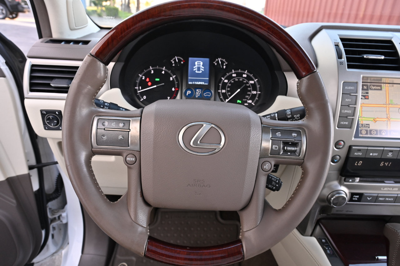 Used 2015 Lexus GX 460 w/ Premium Package AWD/4WD image 18