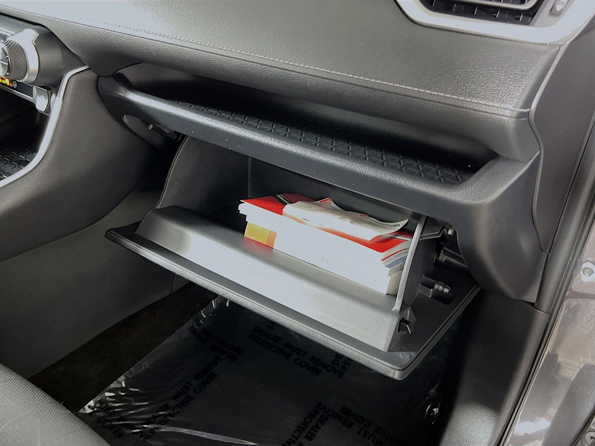 Used 2025 Toyota RAV4 XLE image 35