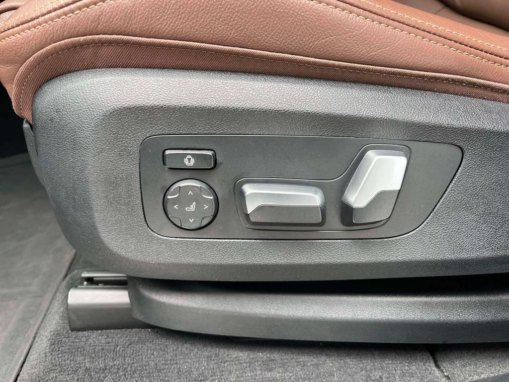 Used 2021 BMW X5 xDrive40i w/ M Sport Package AWD/4WD image 29