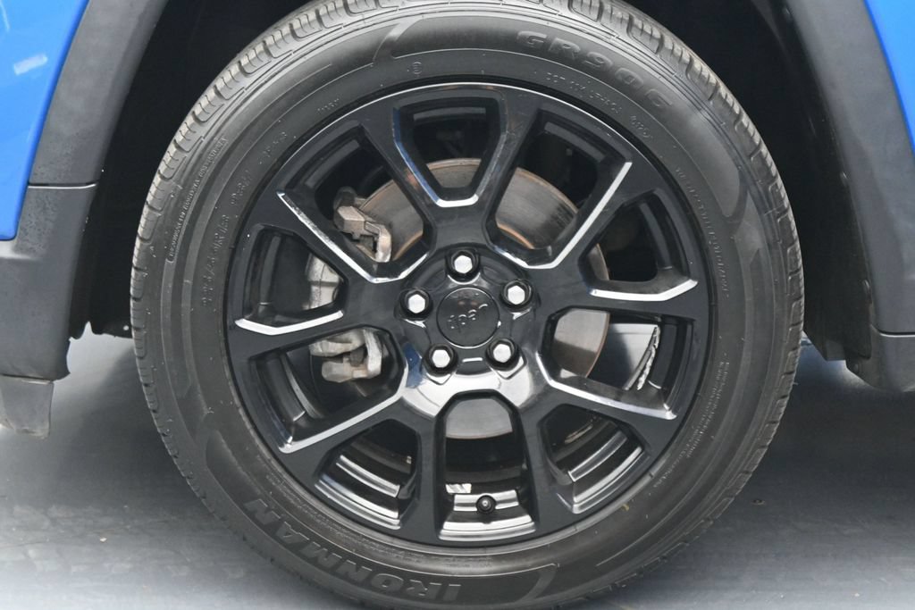 Used 2022 Jeep Compass Latitude FWD image 23