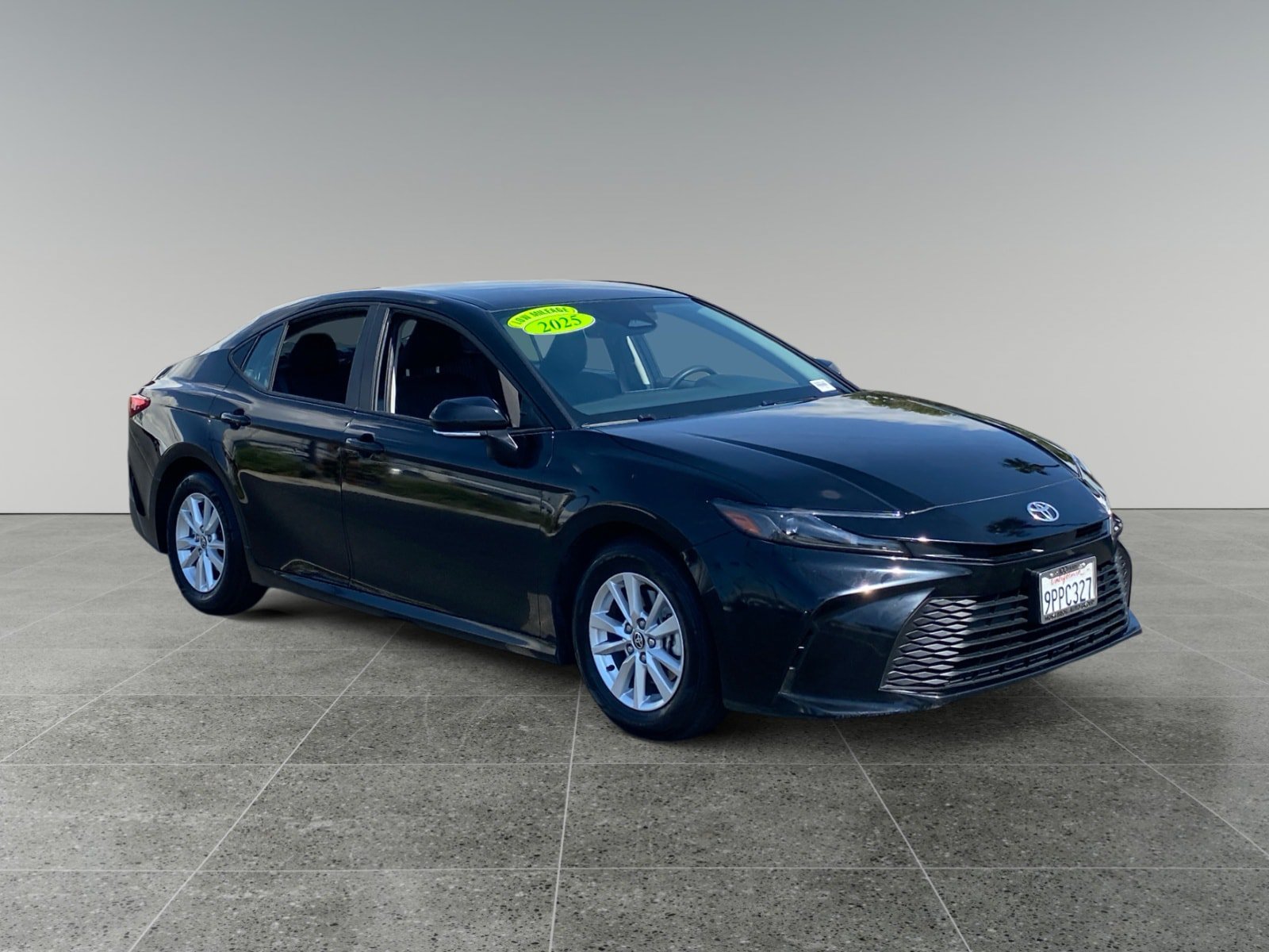 Used 2025 Toyota Camry LE w/ Convenience Package FWD image 7