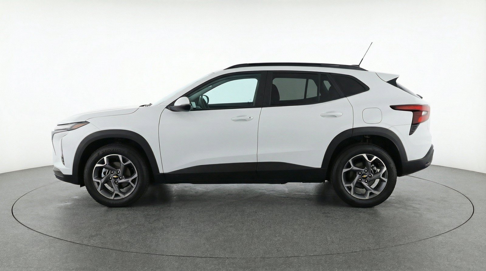 Used 2025 Chevrolet Trax LT FWD image 5