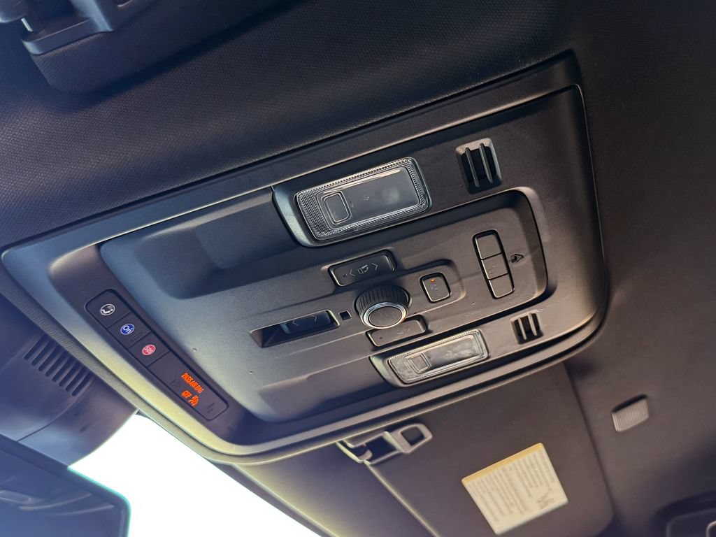 Used 2023 GMC Yukon Denali AWD/4WD image 19