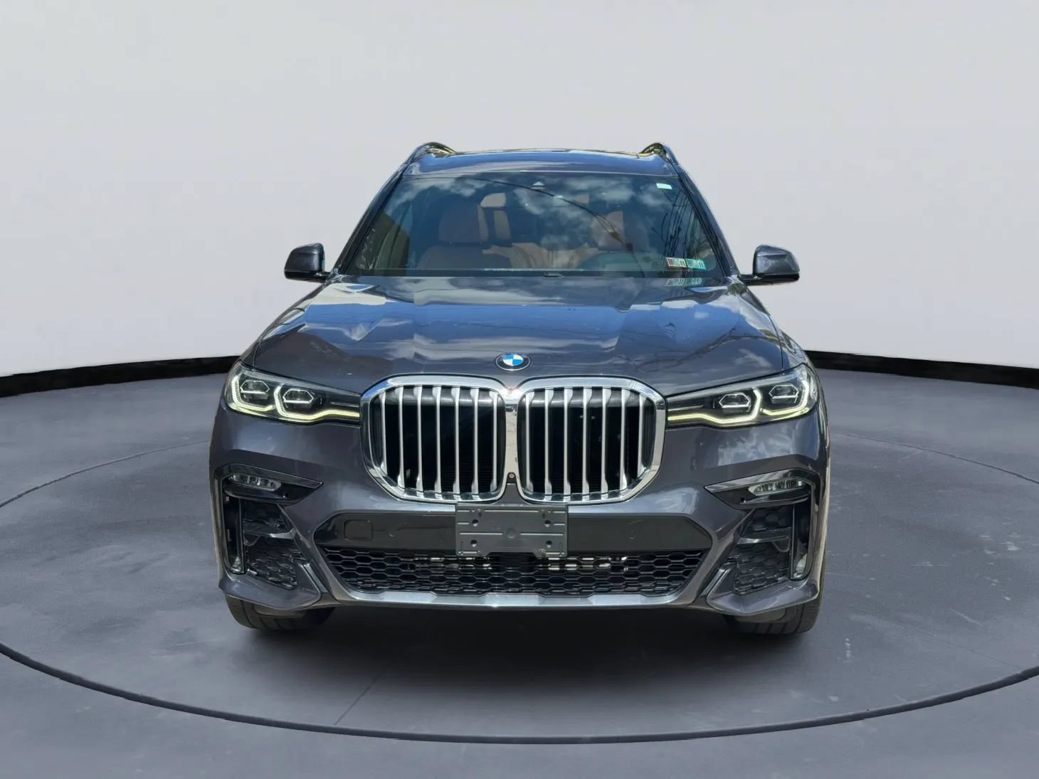 Used 2021 BMW X7 xDrive40i w/ M Sport Package AWD/4WD image 3