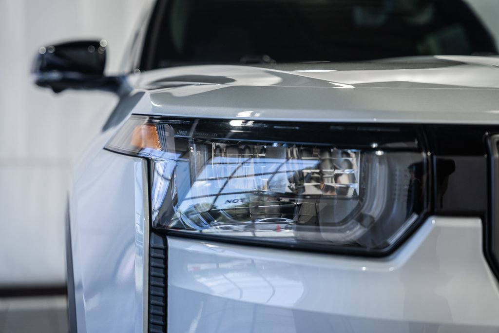 New 2026 Jeep Cherokee Overland image 14