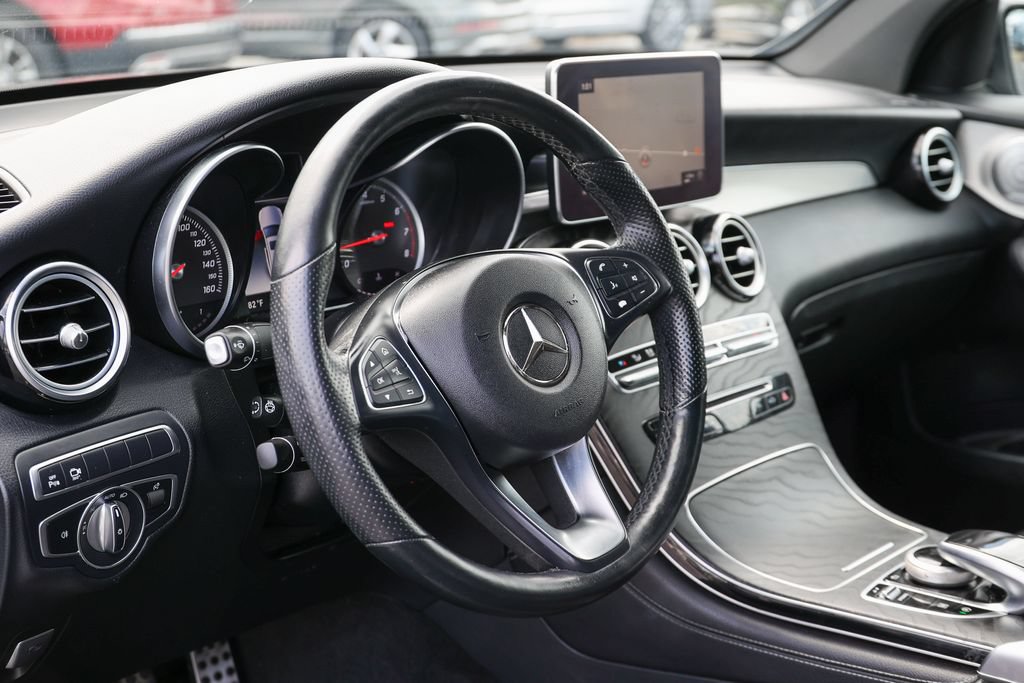 Used 2019 Mercedes-Benz GLC 300 4MATIC Coupe image 33
