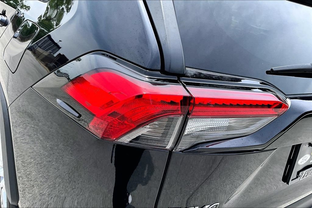 Used 2023 Toyota RAV4 XLE Premium FWD image 29