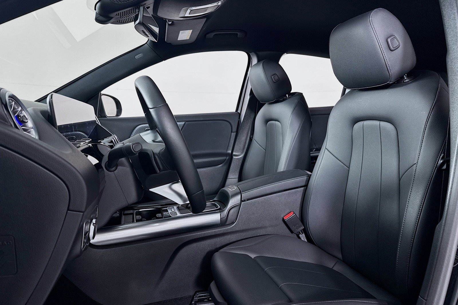 Certified 2025 Mercedes-Benz GLA 250 image 17