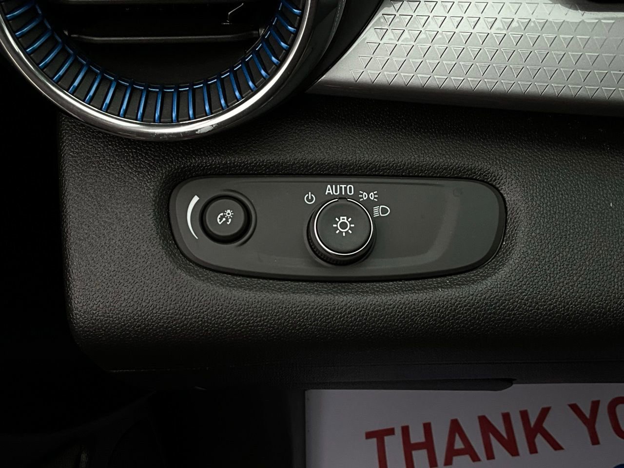 Used 2025 Chevrolet Trax LT image 20