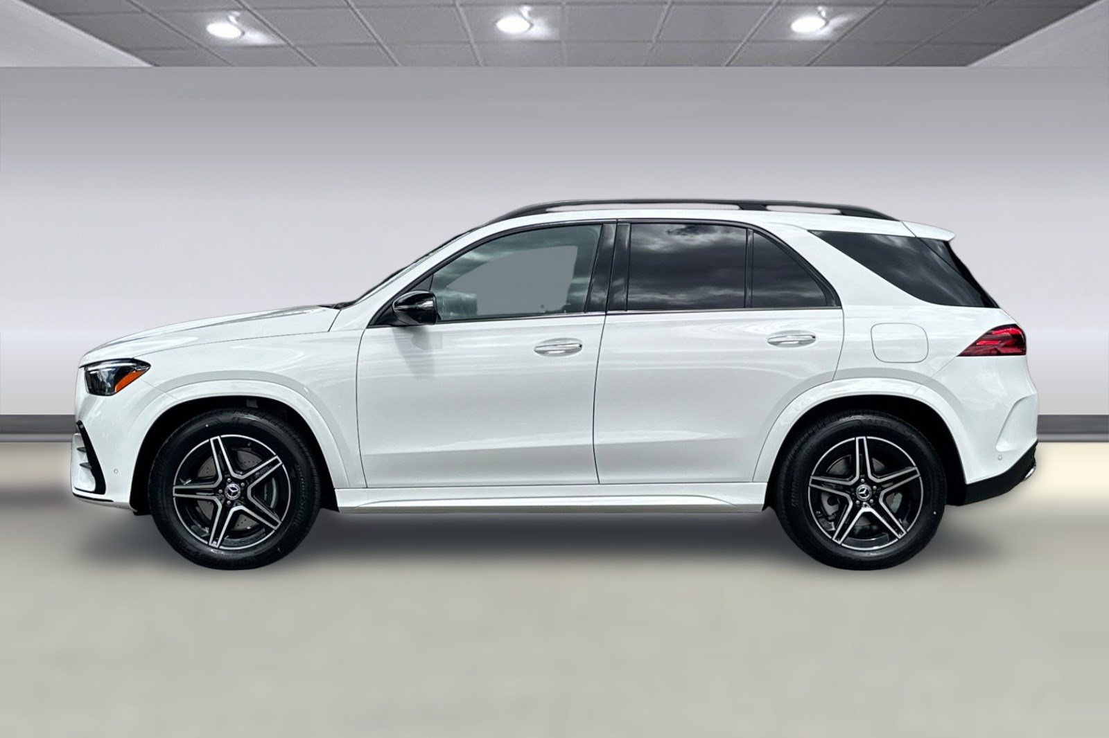 New 2026 Mercedes-Benz GLE 450e 4MATIC image 2