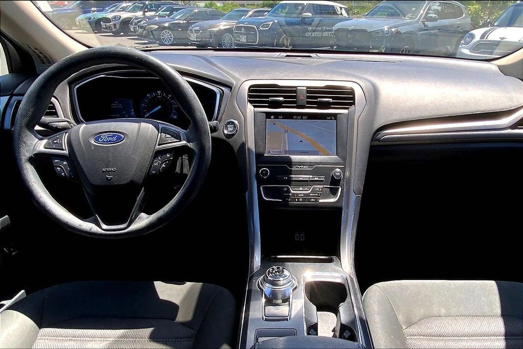 Used 2019 Ford Fusion SE image 13