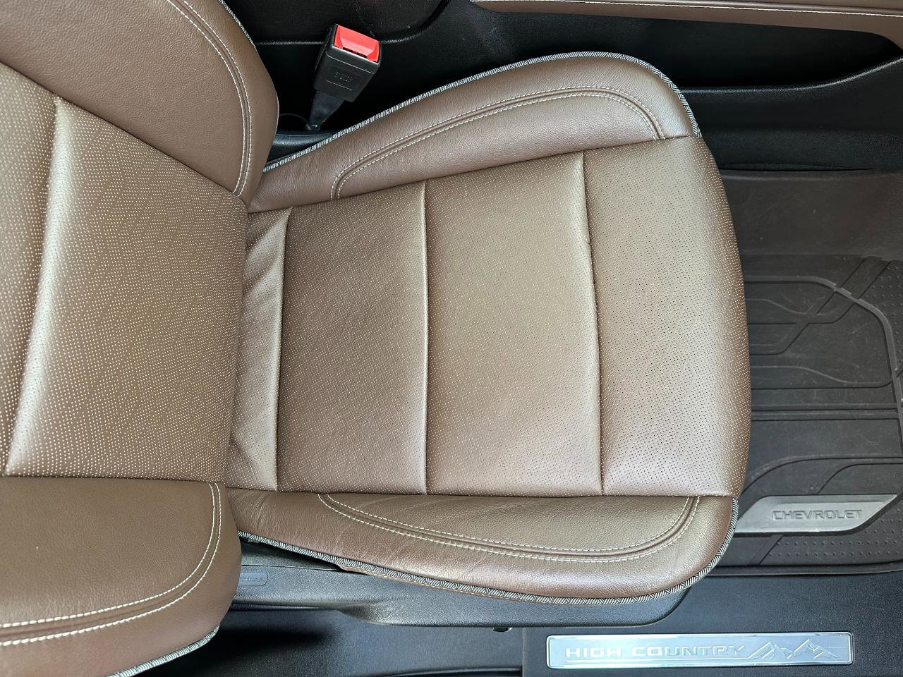 Used 2021 Chevrolet Suburban High Country image 35