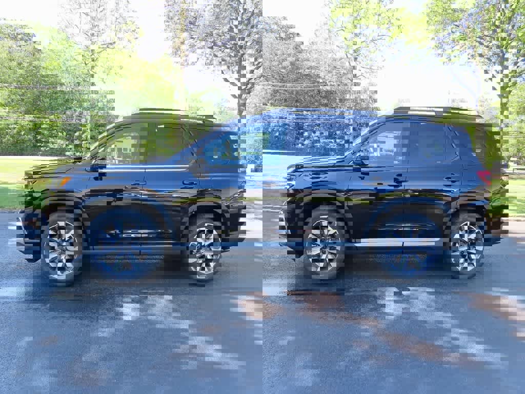 New 2025 Honda Pilot Touring image 3