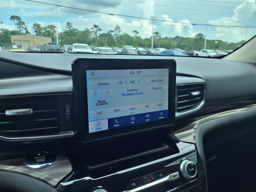 Used 2021 Ford Explorer Limited w/ Equipment Group 301A AWD/4WD image 19