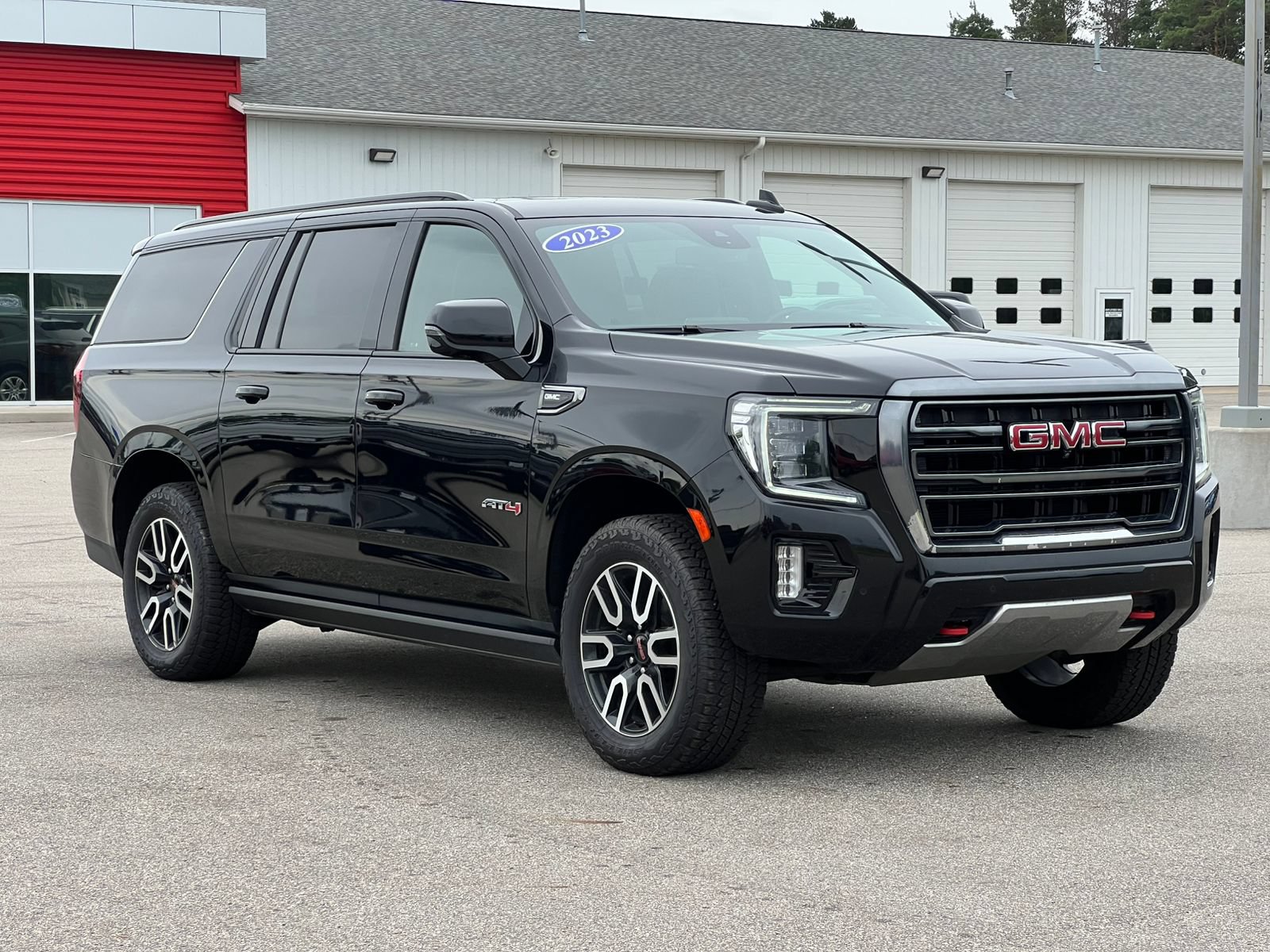 Used 2023 GMC Yukon XL AT4 w/ AT4 Premium Plus Package AWD/4WD image 57
