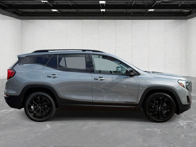 Used 2020 GMC Terrain SLE w/ Driver Convenience Package FWD image 4