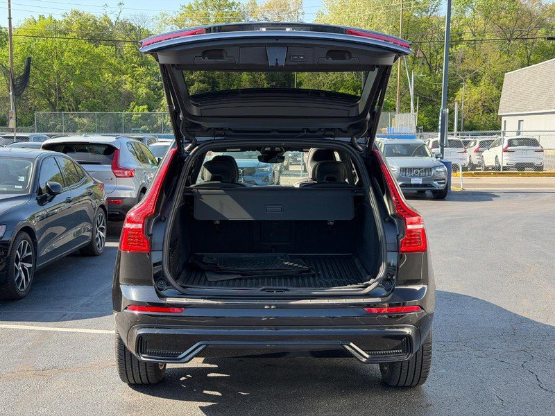 Used 2025 Volvo XC60 B5 Ultra w/ Protection Package Premier image 5
