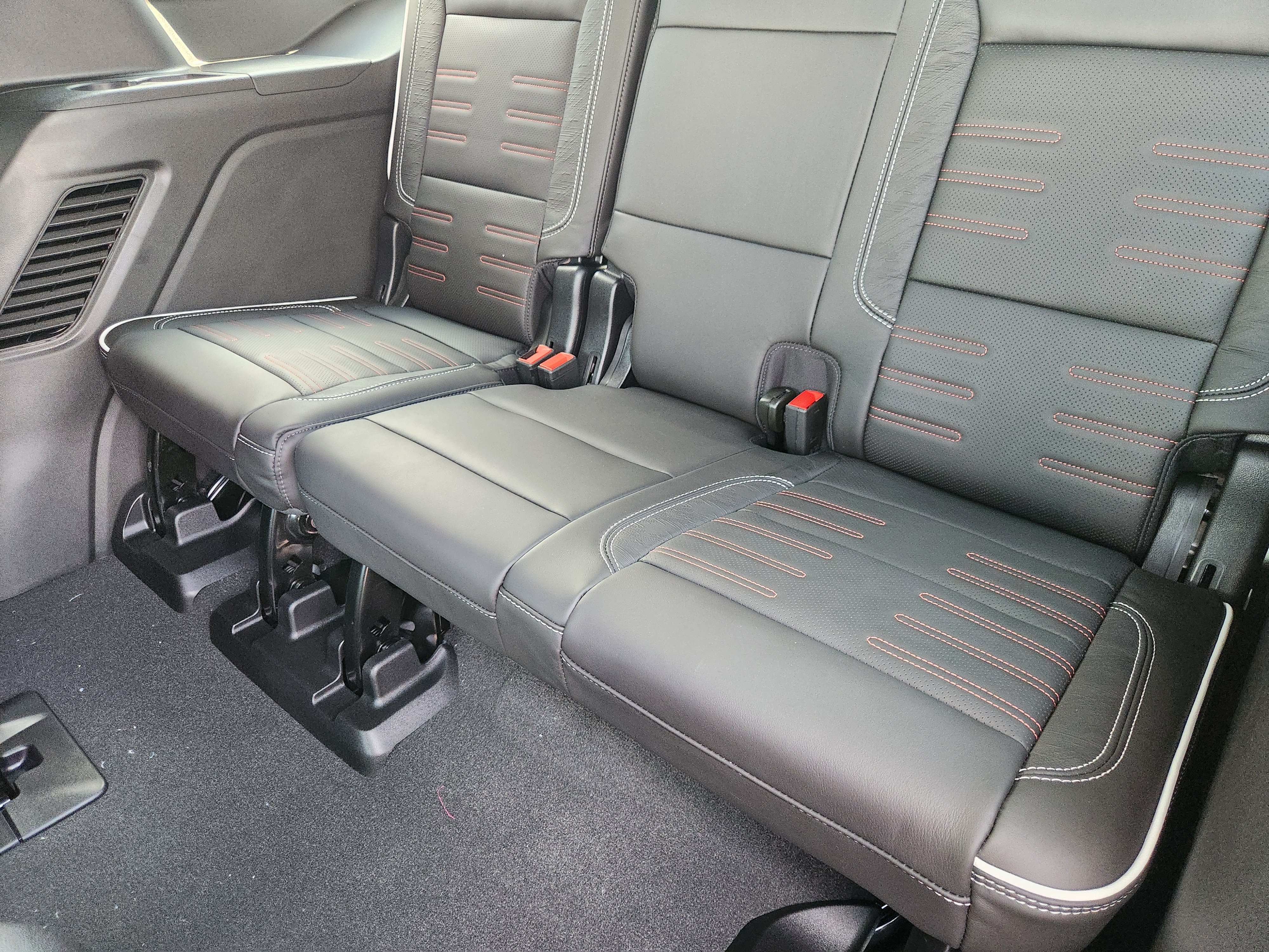New 2027 GMC Yukon AT4 Ultimate AWD/4WD image 23