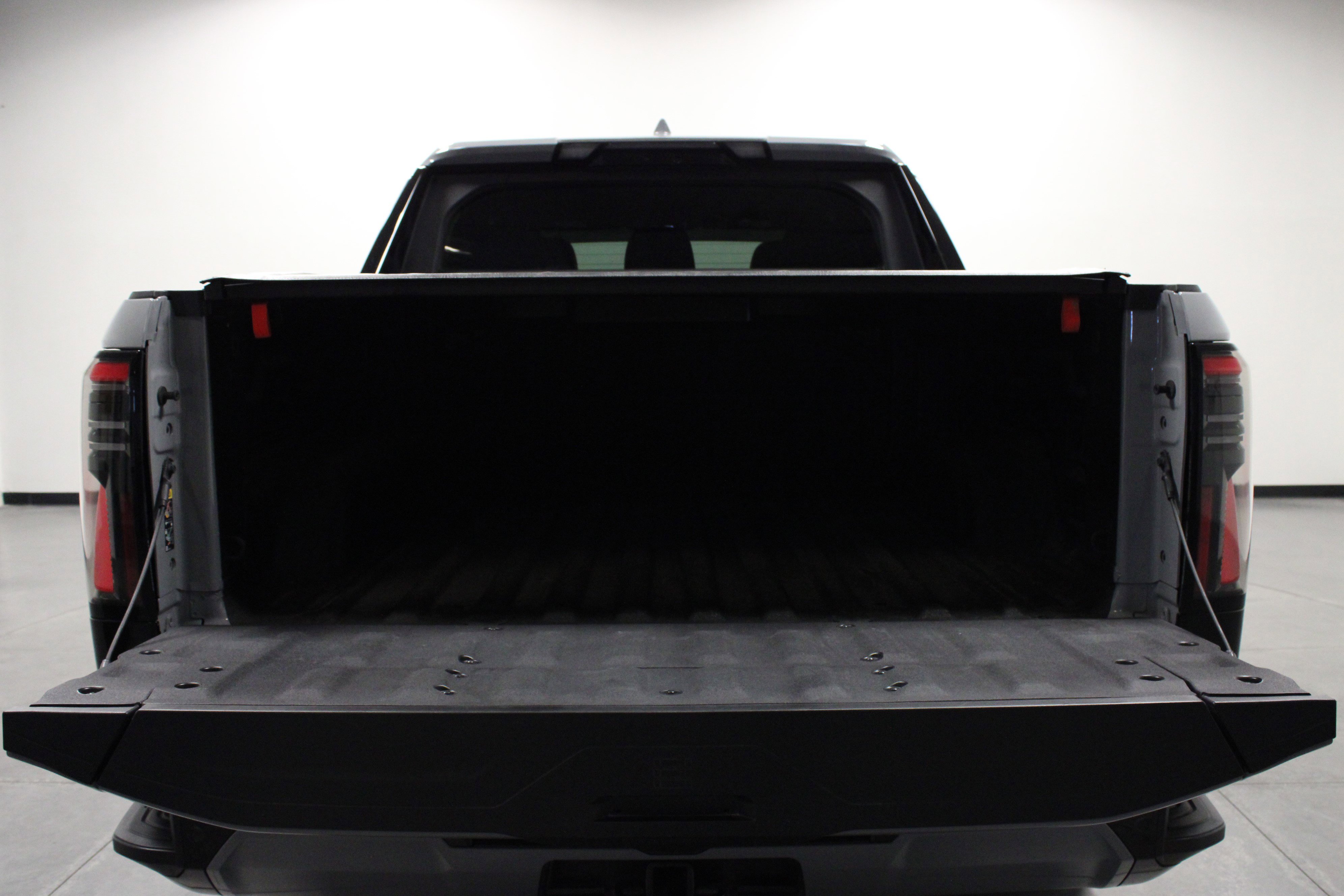 Used 2024 GMC Sierra EV Denali image 14