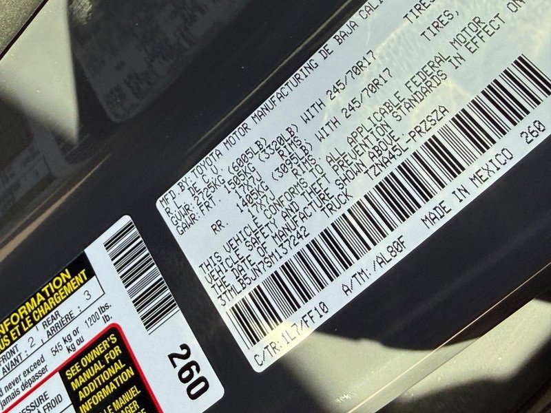 Used 2025 Toyota Tacoma SR5 image 31