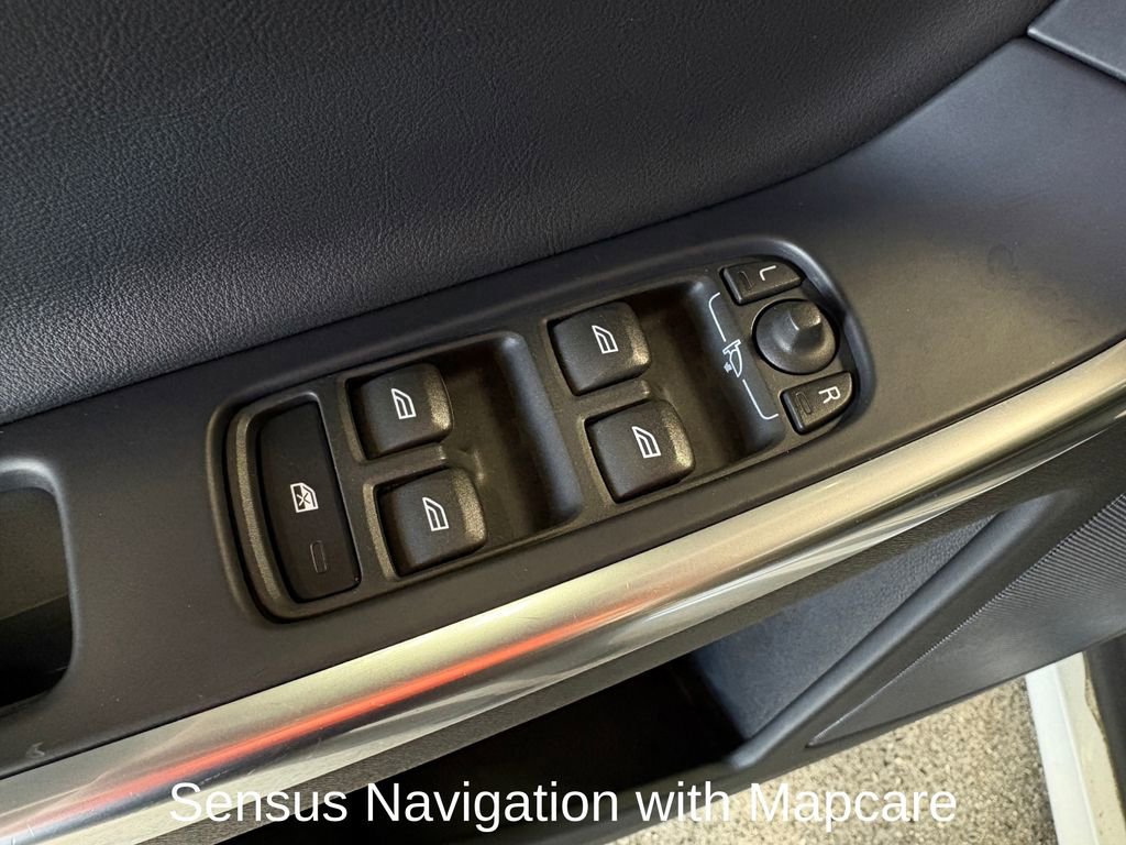 Used 2017 Volvo XC60 T6 R-Design w/ Protection Package image 13