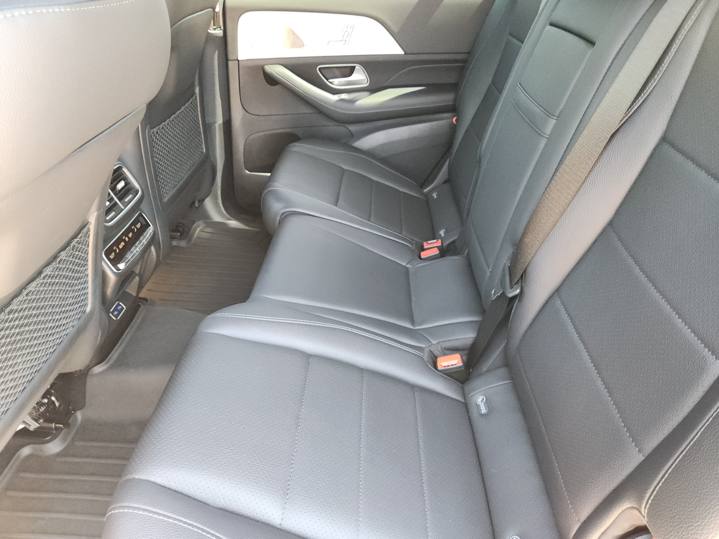 Used 2024 Mercedes-Benz GLS 450 4MATIC image 29