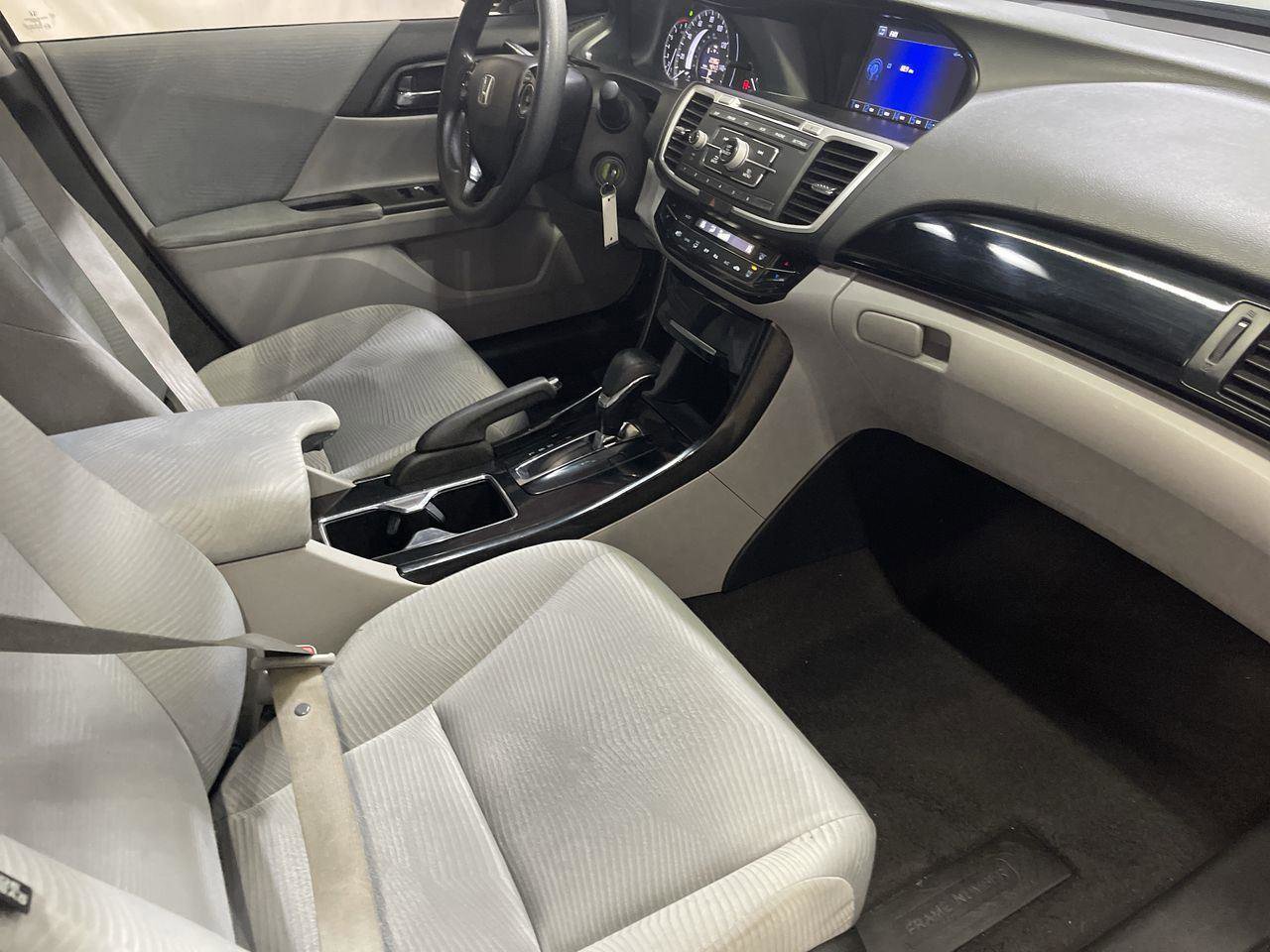 Used 2017 Honda Accord LX image 23