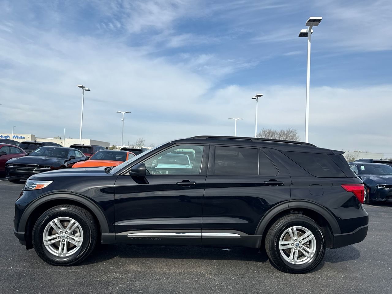 Used 2021 Ford Explorer XLT AWD/4WD image 6
