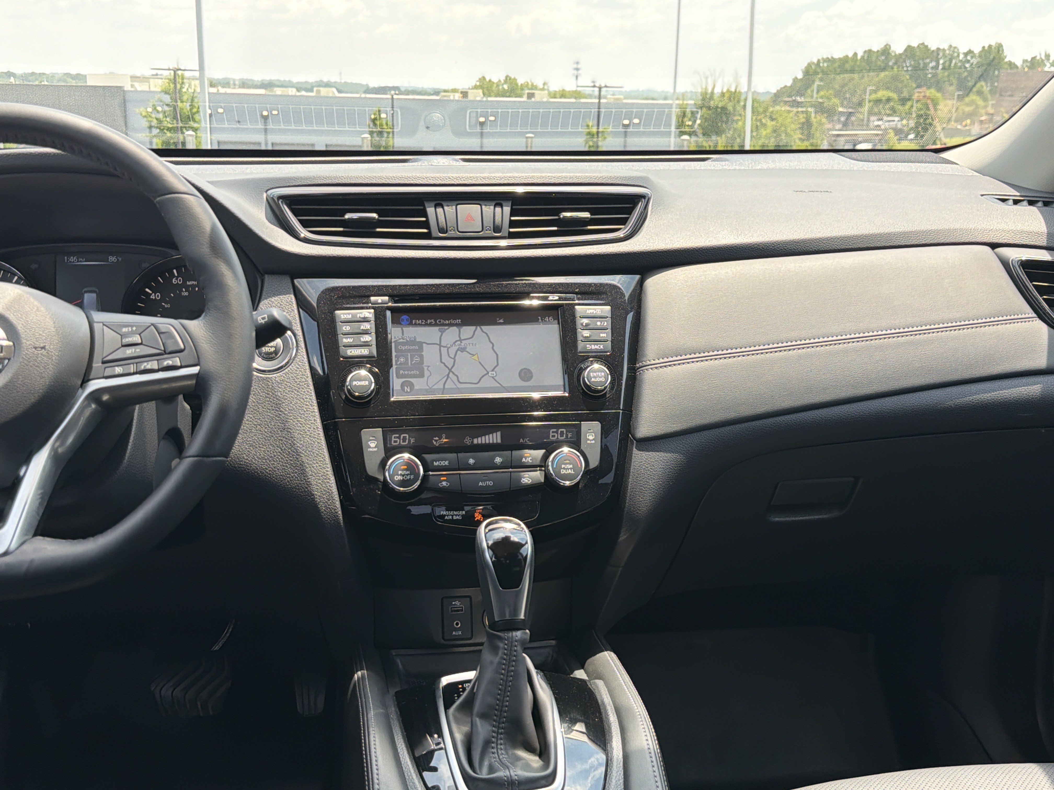 Used 2017 Nissan Rogue SL AWD/4WD image 29