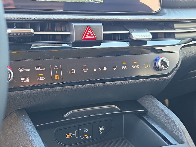 New 2027 Kia Sportage S FWD image 23