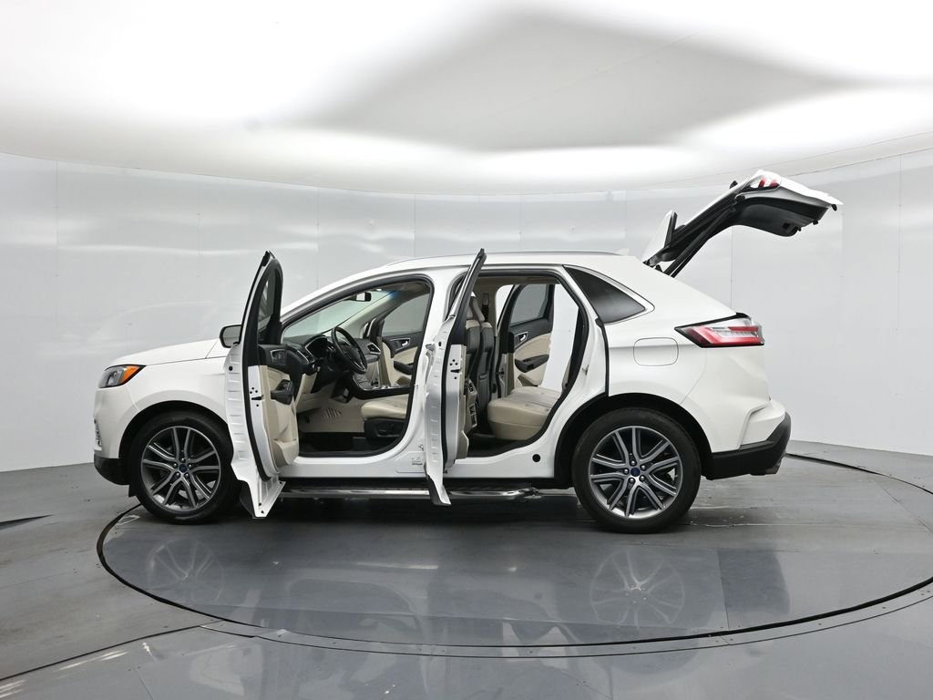 Used 2020 Ford Edge Titanium FWD image 34