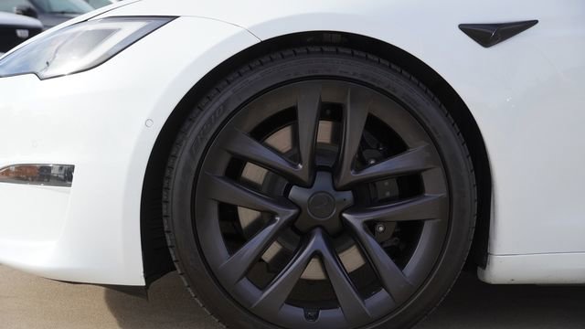 Used 2022 Tesla Model S AWD/4WD image 5