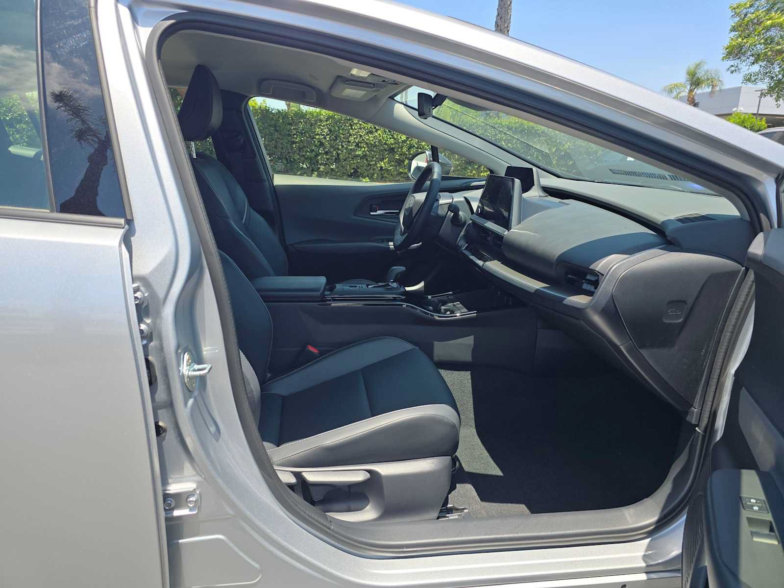 Certified 2026 Toyota Prius XLE FWD image 10
