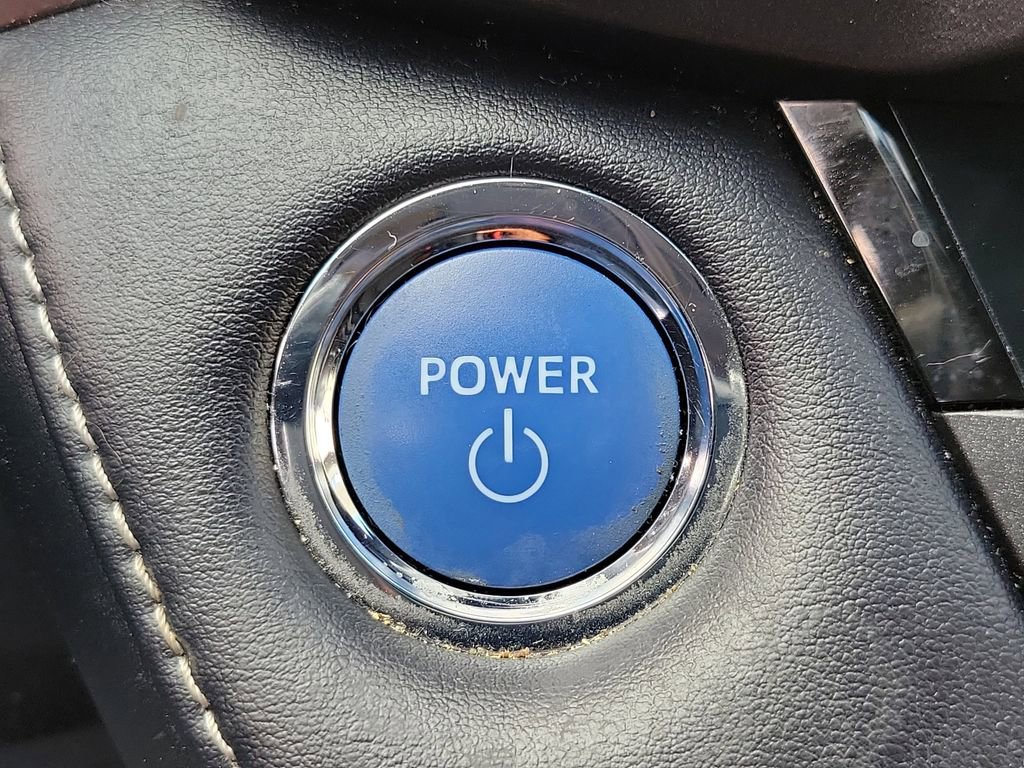 Used 2017 Toyota RAV4 XLE w/ Carpet Mat Package image 32