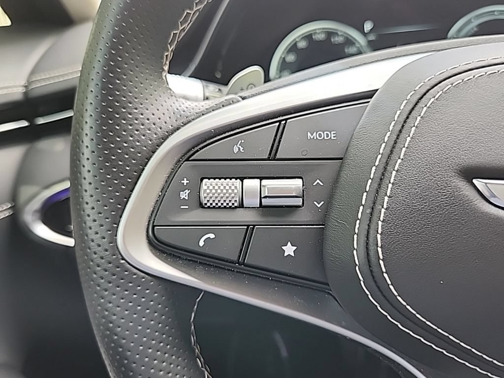 Certified 2025 Genesis Electrified GV70 w/ Prestige Package AWD/4WD image 10