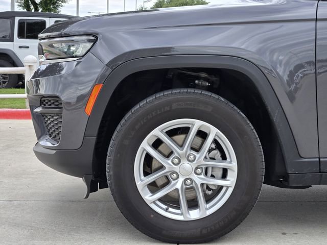 Used 2023 Jeep Grand Cherokee Laredo w/ Luxury Tech Group I AWD/4WD image 8