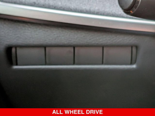 Used 2025 Nissan Kicks SV AWD/4WD image 18