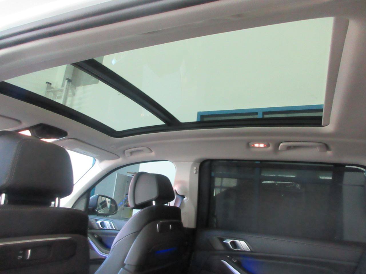 Used 2025 BMW X7 xDrive40i w/ Premium Package AWD/4WD image 52